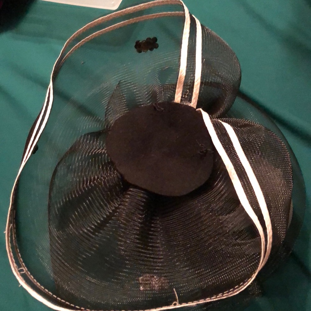 Black hat - Picture 2 of 2